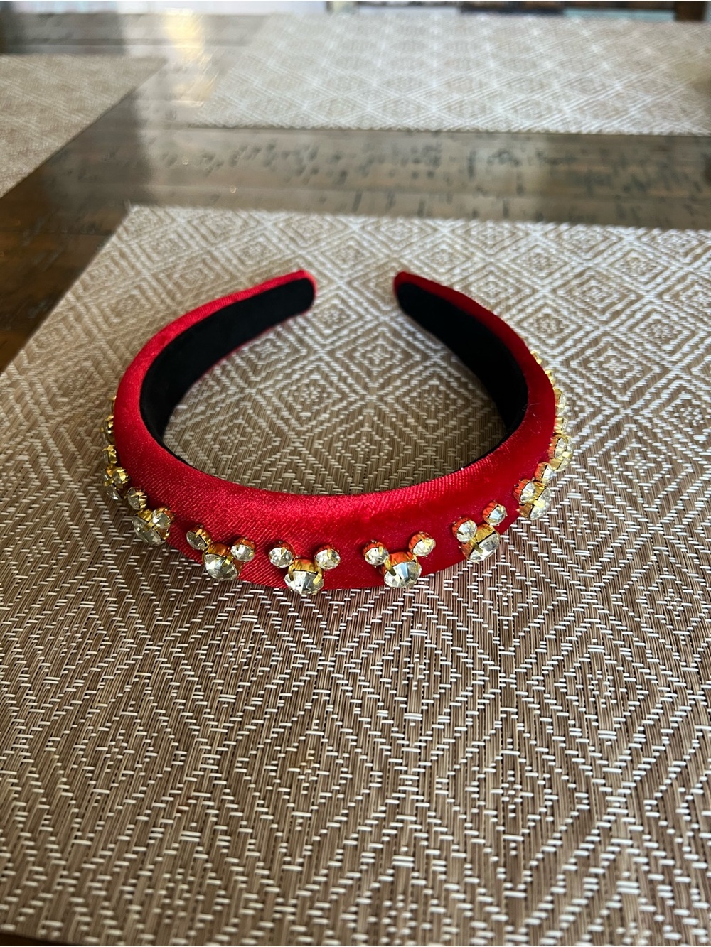 Red velvet Mickey Mouse Crystal
Rhinestone